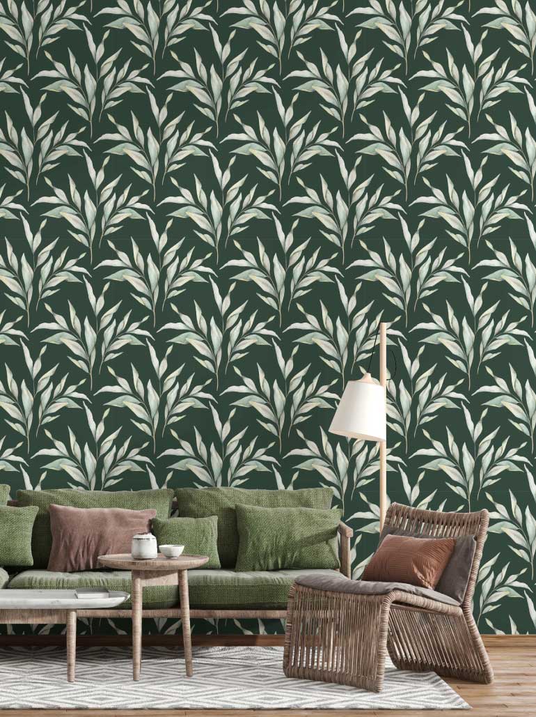 Papel de Parede Green Leaf em um ambiente moderno com sofá verde e decorativo.