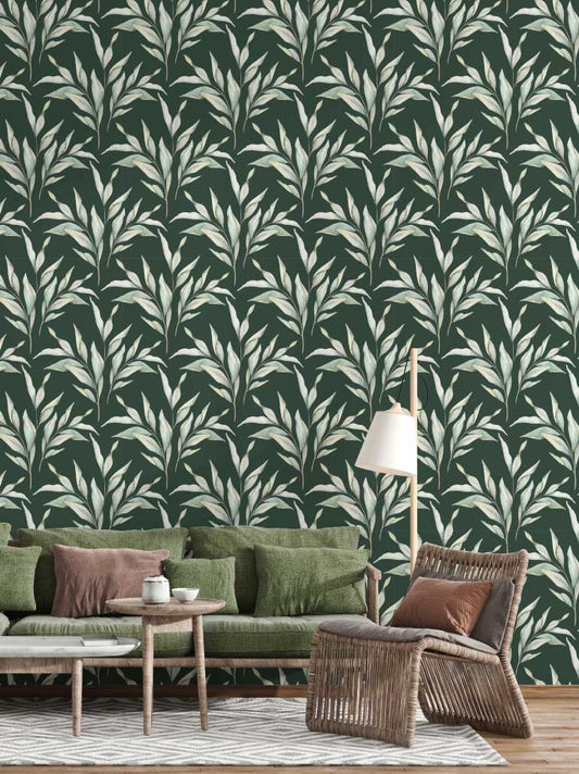 Papel de Parede Green Leaf em um ambiente moderno com sofá verde e decorativo.